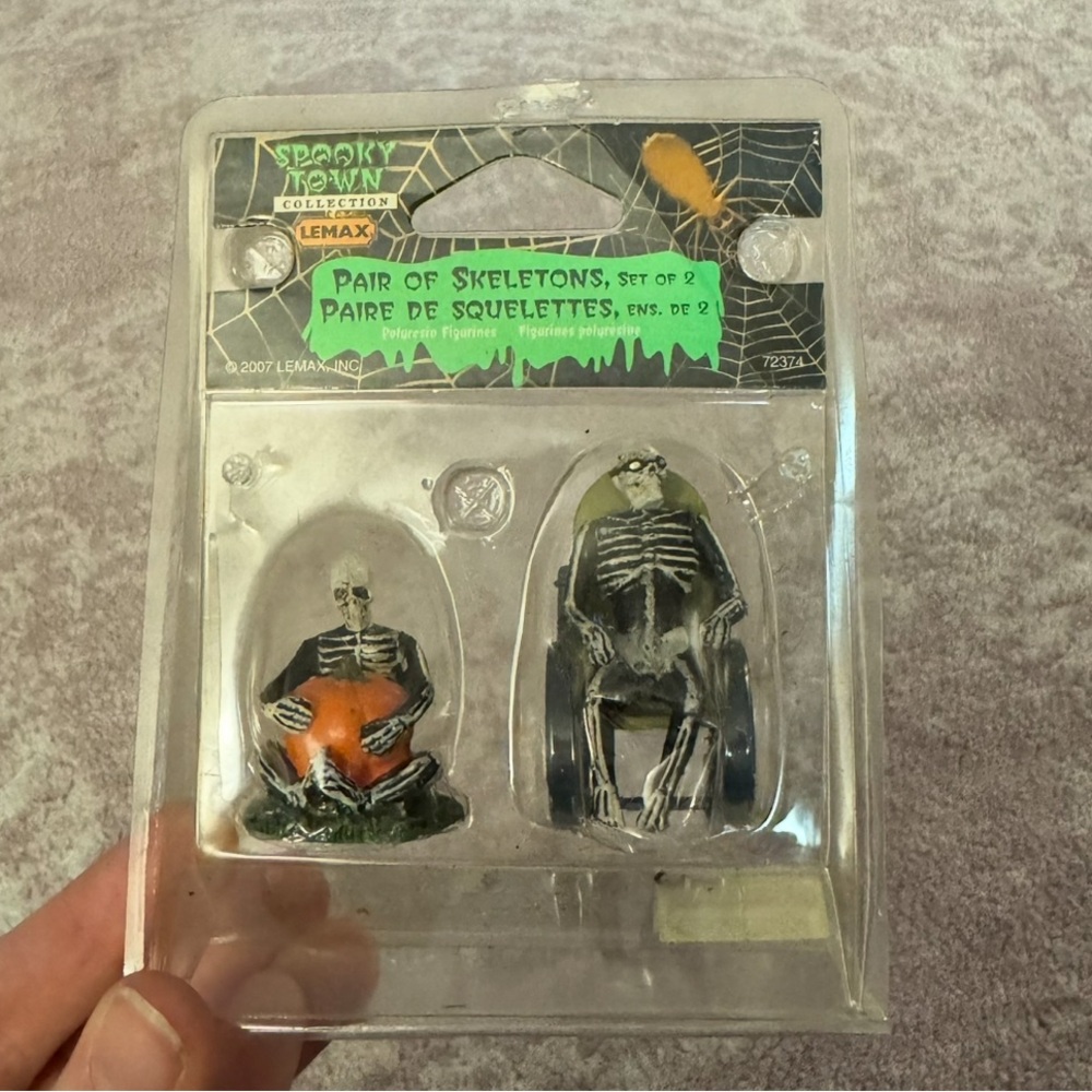 Lemax 2007 Spooky Town Pair Of Skeletons Halloween Village #72374 RARE
